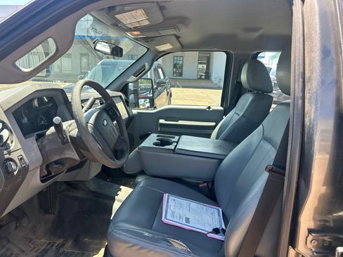 Used 2016 Ford F250 XL w/ XL Appearance Package AWD/4WD image 24