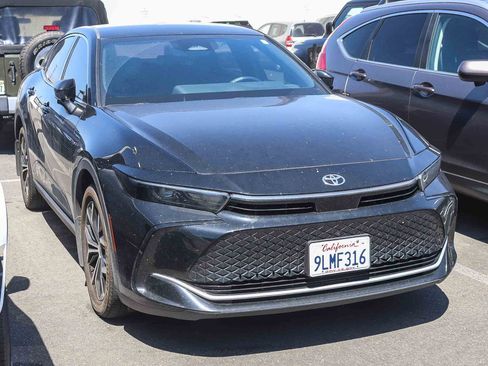 Used 2024 Toyota Crown XLE w/ Carpet Mat Package (TMS) image 3