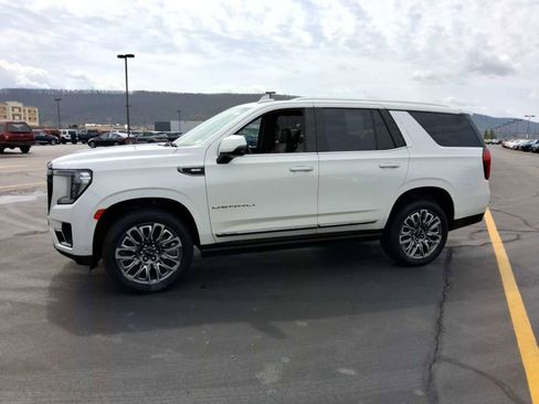 Used 2024 GMC Yukon Denali Ultimate AWD/4WD image 4