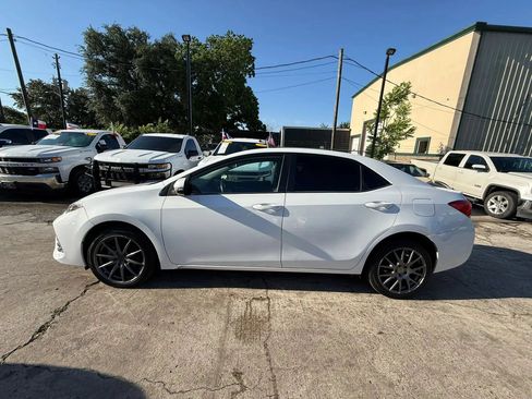 Used 2018 Toyota Corolla SE FWD image 4