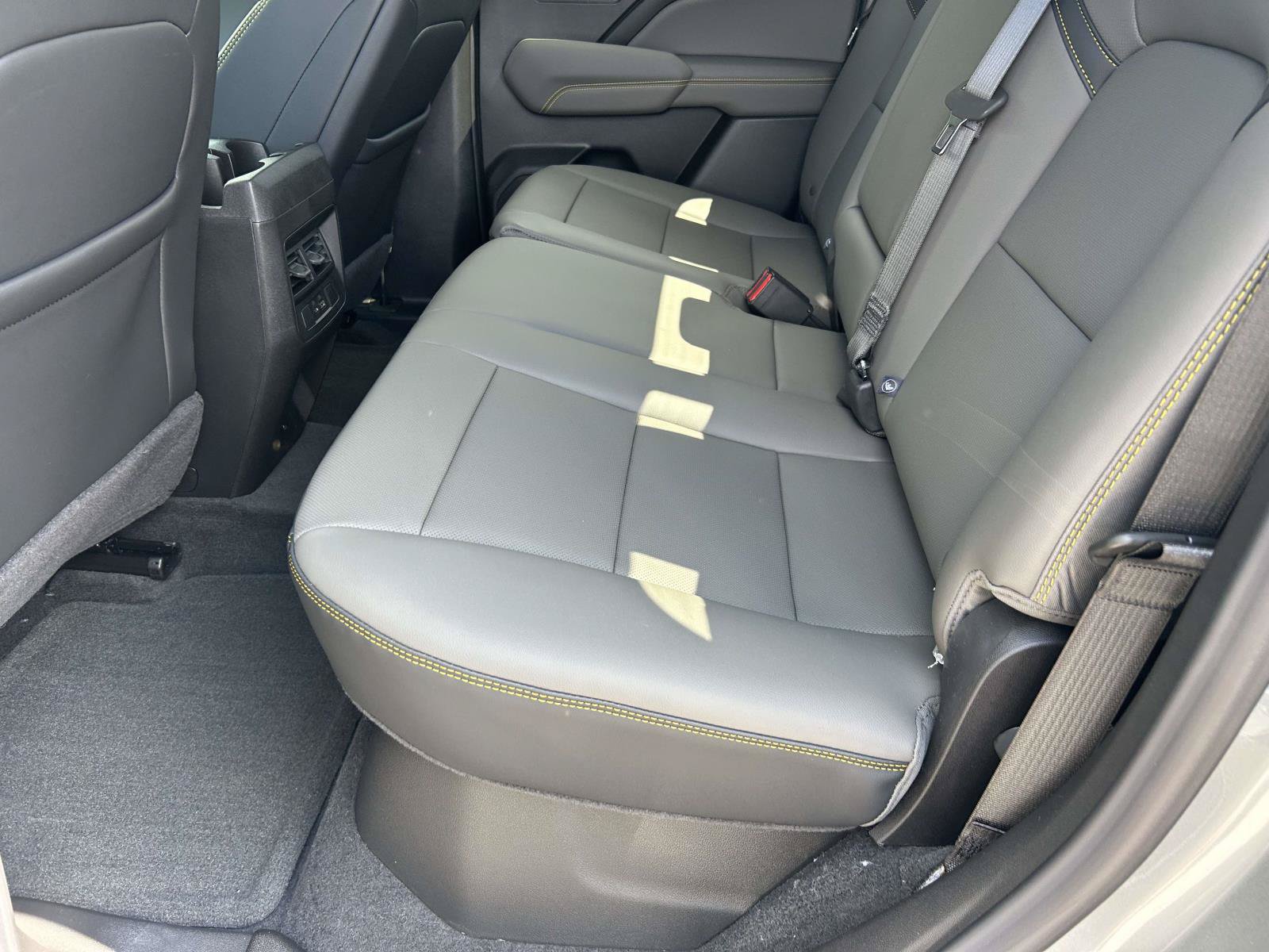 New 2026 Chevrolet Colorado ZR2 w/ Technology Package AWD/4WD image 16
