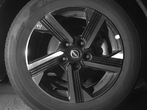 Used 2025 Nissan Sentra SV FWD image 13