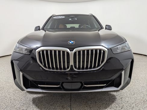 Used 2024 BMW X5 xDrive40i w/ Parking Assistance Package AWD/4WD image 2