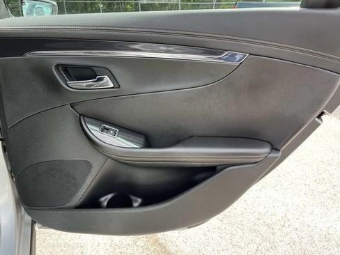 Used 2018 Chevrolet Impala Premier FWD image 21