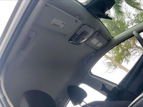 Used 2025 Hyundai Tucson SE image 11