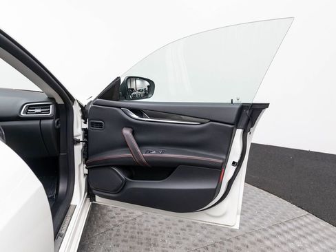 Used 2018 Maserati Ghibli S Q4 image 11