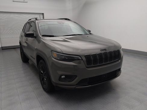 Used 2023 Jeep Cherokee Altitude Lux image 13