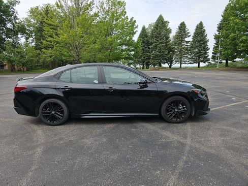 Used 2025 Toyota Camry SE FWD image 7