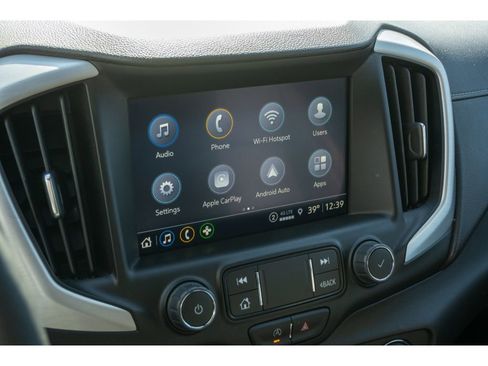 Used 2024 GMC Terrain SLT image 20