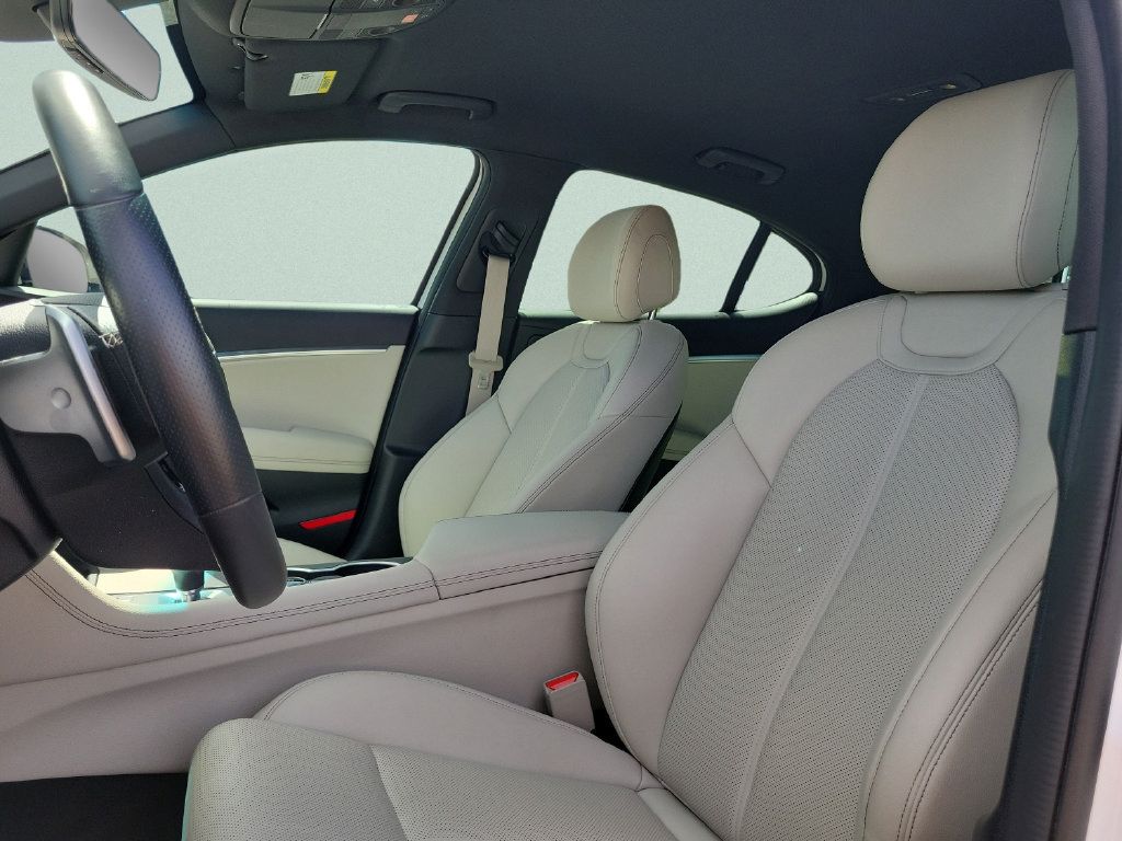 Used 2025 Genesis G70 2.5T RWD image 14