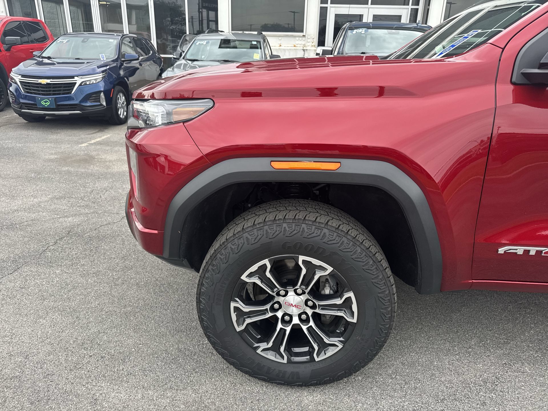 Used 2025 GMC Canyon AT4 AWD/4WD image 32