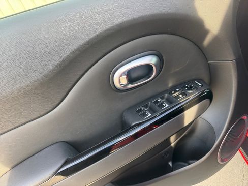 Used 2019 Kia Soul ! w/ Technology Package image 36