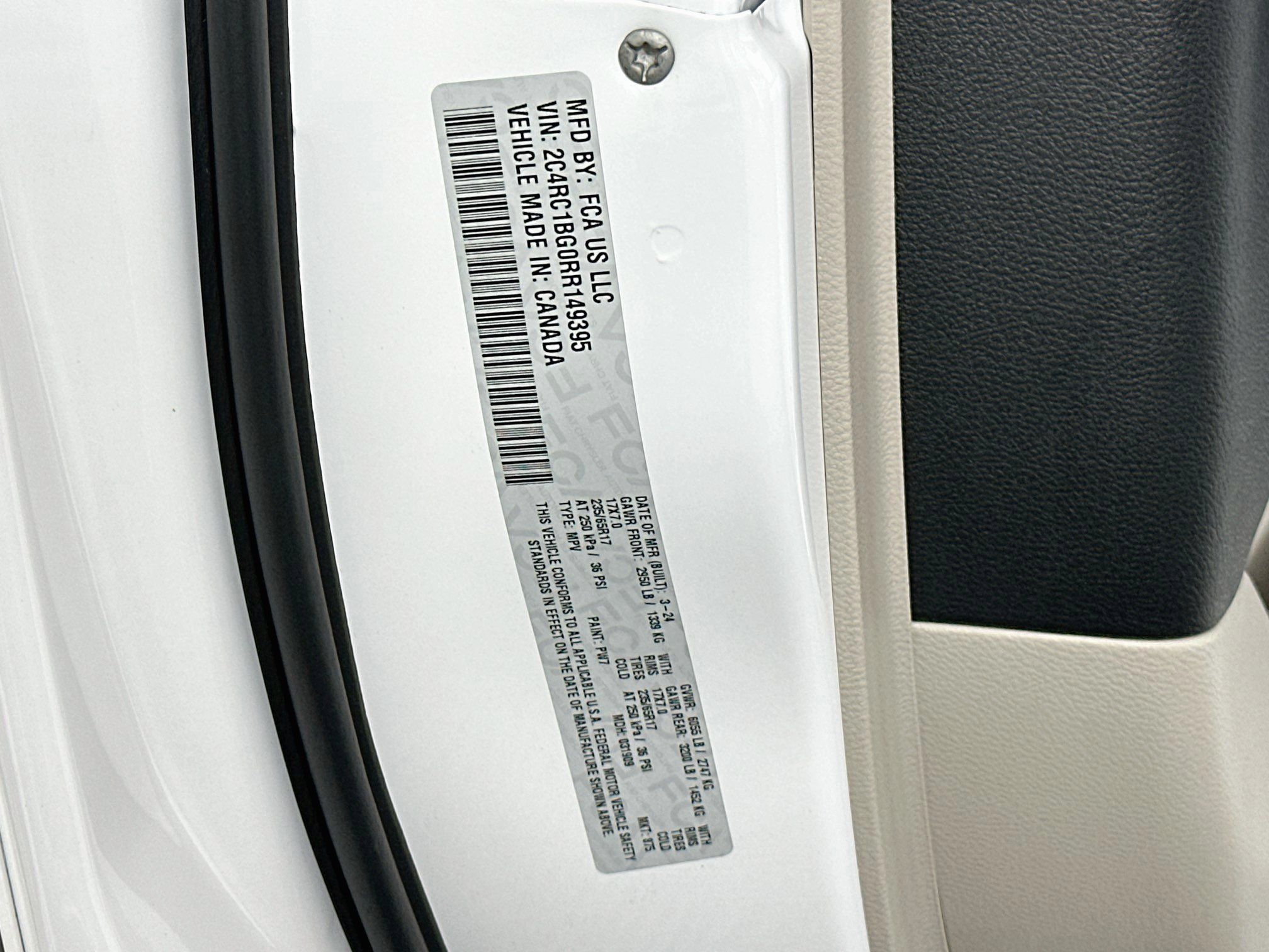 Used 2024 Chrysler Pacifica Touring-L FWD image 12