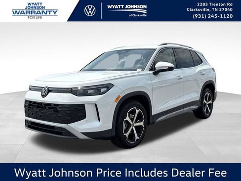 Used 2025 Volkswagen Tiguan SE FWD image 1