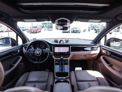 Used 2022 Porsche Macan AWD/4WD image 26