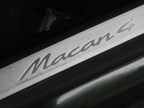Certified 2025 Porsche Macan 4 Electric AWD/4WD image 40