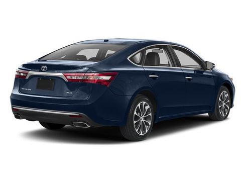 Used 2018 Toyota Avalon XLE Premium w/ Carpet Mat Package FWD image 2