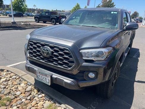 Certified 2022 Toyota Tacoma TRD Off-Road w/ Technology Package AWD/4WD image 7