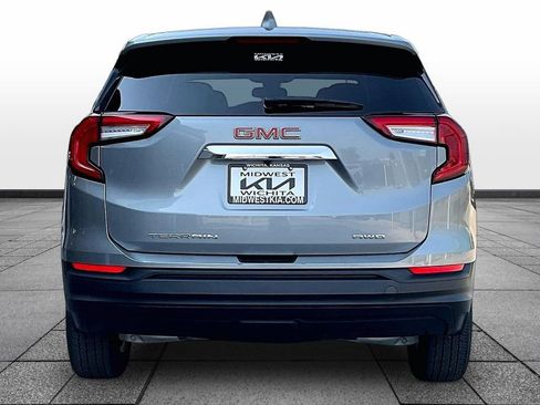 Used 2024 GMC Terrain SLE AWD/4WD image 4