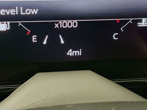 New 2026 GMC Yukon Denali w/ Sun & Power Step Package image 12