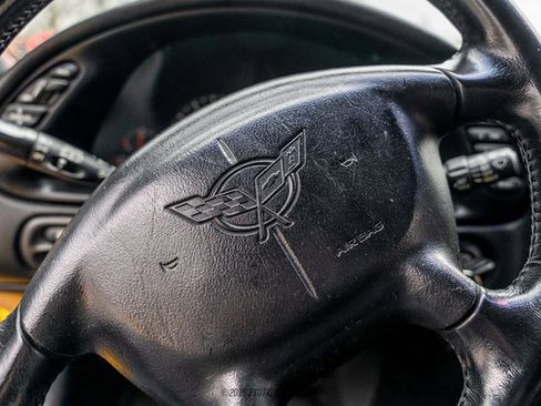 Used 2001 Chevrolet Corvette Convertible w/ Preferred Equipment Group2 image 34