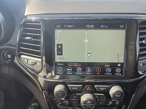 Used 2021 Jeep Grand Cherokee Laredo X AWD/4WD image 32
