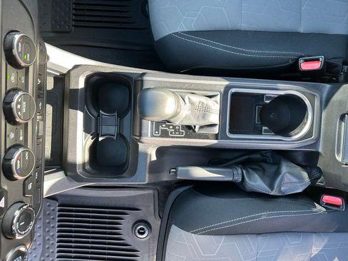 Used 2022 Toyota Tacoma TRD Off-Road image 25