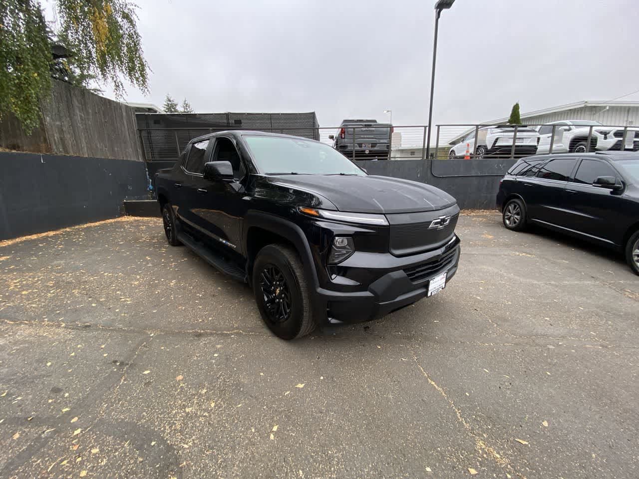 Used 2024 Chevrolet Silverado EV W/T AWD/4WD image 8
