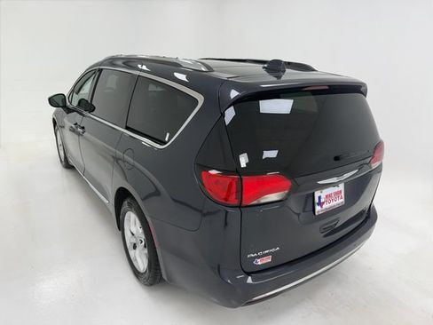 Used 2020 Chrysler Pacifica Limited FWD image 39
