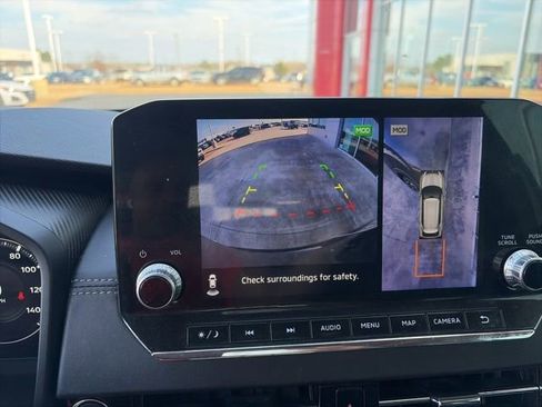 Used 2024 Mitsubishi Outlander SE image 16