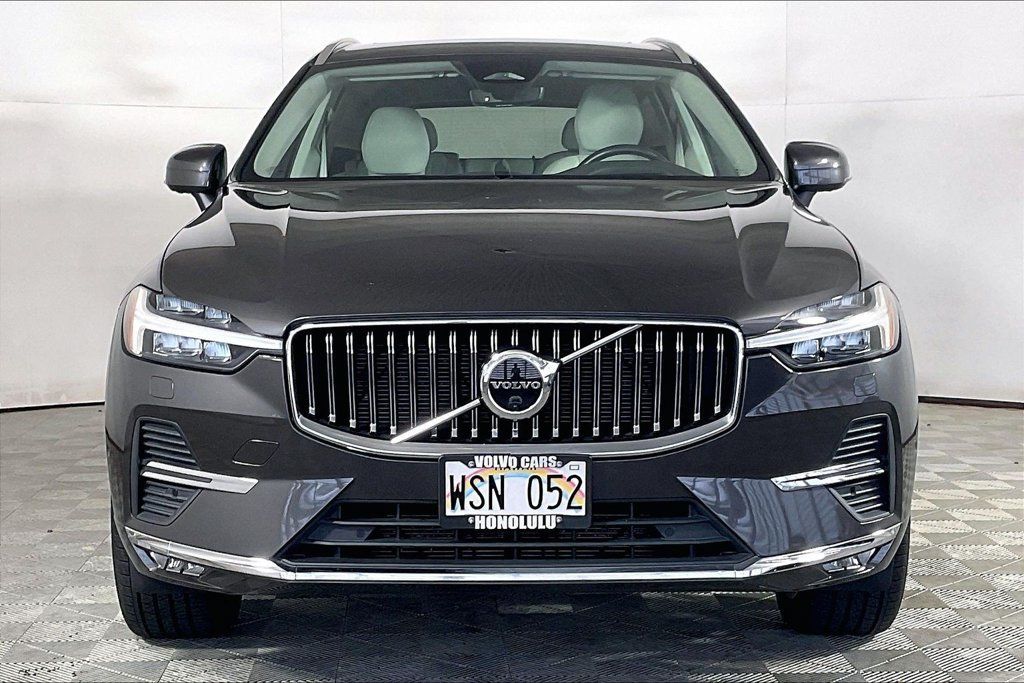 Used 2022 Volvo XC60 B5 Inscription w/ Advanced Package FWD image 2