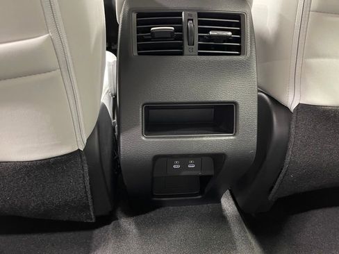 New 2025 Mitsubishi Outlander SE image 24