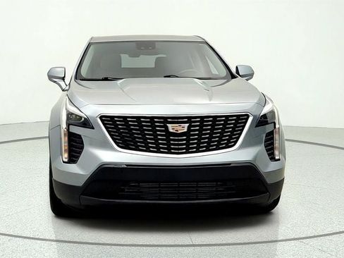 Used 2023 Cadillac XT4 Luxury FWD image 2