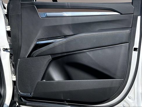 Used 2025 Cadillac Escalade Sport Platinum w/ LPO, ONYX Package image 19