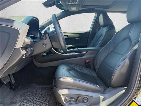 Used 2022 Toyota Avalon Limited w/ Advanced Safety Package FWD image 17