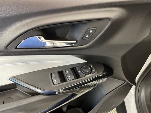 Certified 2025 Chevrolet Trax LT FWD image 25