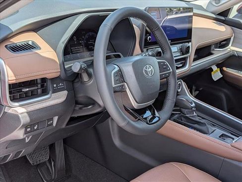 New 2026 Toyota Grand Highlander AWD image 3