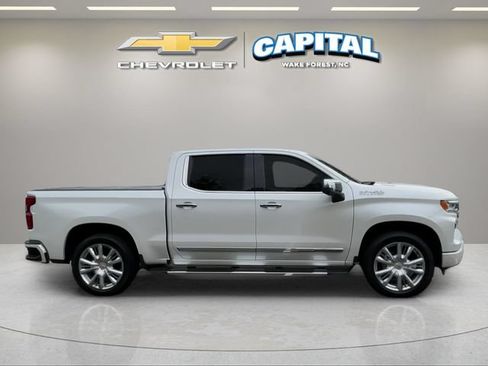 Used 2022 Chevrolet Silverado 1500 High Country w/ High Country Premium Package AWD/4WD image 6