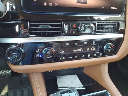 New 2026 Nissan Pathfinder Platinum AWD/4WD image 13
