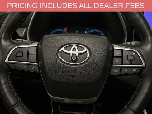Used 2023 Toyota Highlander Limited FWD image 21