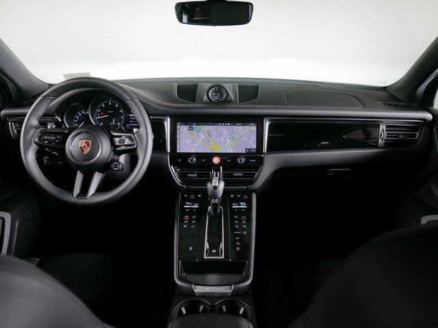 Certified 2026 Porsche Macan AWD/4WD image 12