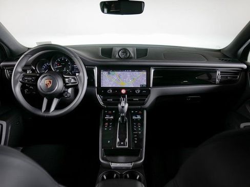 Certified 2026 Porsche Macan AWD/4WD image 12