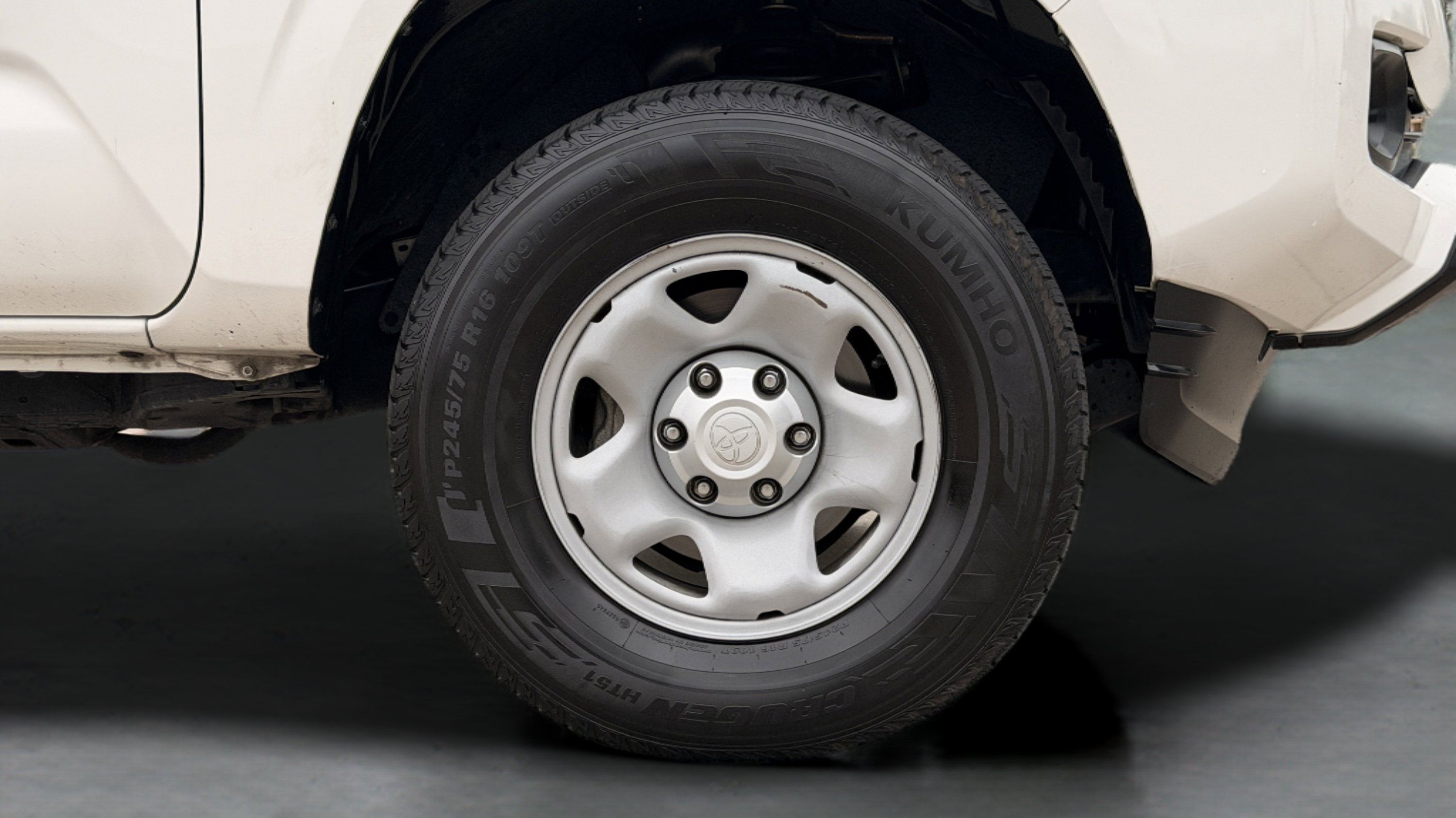 Used 2022 Toyota Tacoma SR5 RWD image 9
