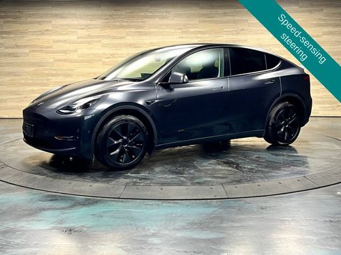 Used 2025 Tesla Model Y Long Range AWD/4WD image 5