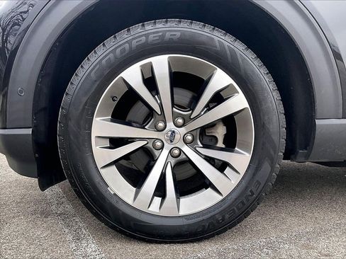 Used 2020 Ford Explorer Platinum w/ Premium Technology Package image 9