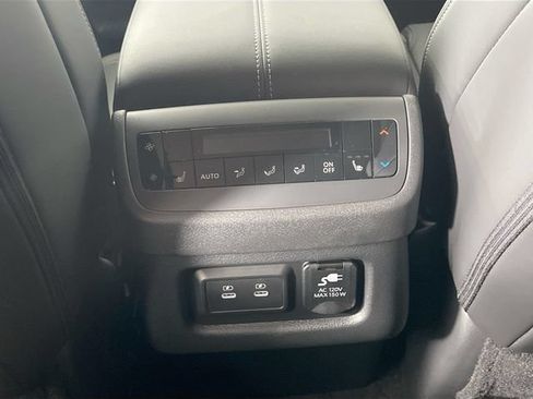 New 2026 Nissan Pathfinder Platinum FWD image 16