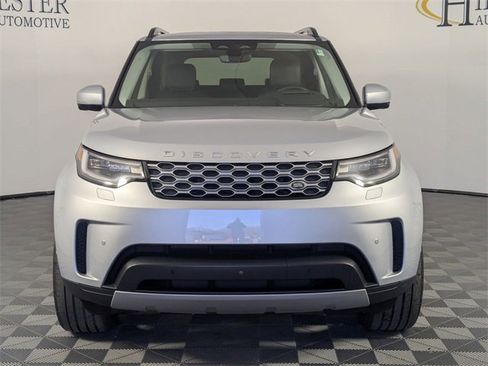 Used 2023 Land Rover Discovery S image 3