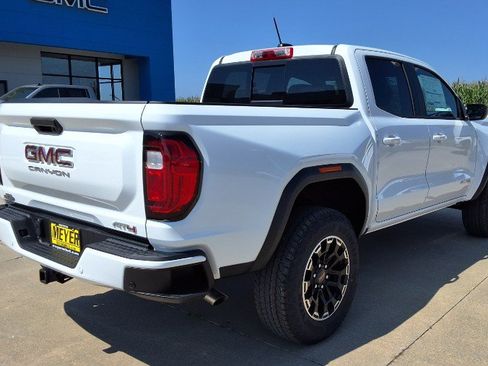 New 2026 GMC Canyon AT4 AWD/4WD image 8