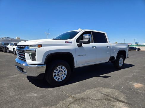 Used 2022 Chevrolet Silverado 2500 LTZ w/ LTZ Plus Package AWD/4WD image 2