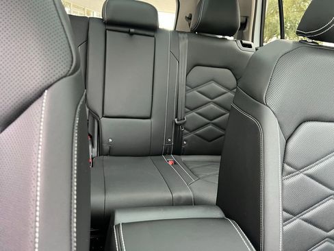 New 2026 Volkswagen Atlas SE FWD image 36